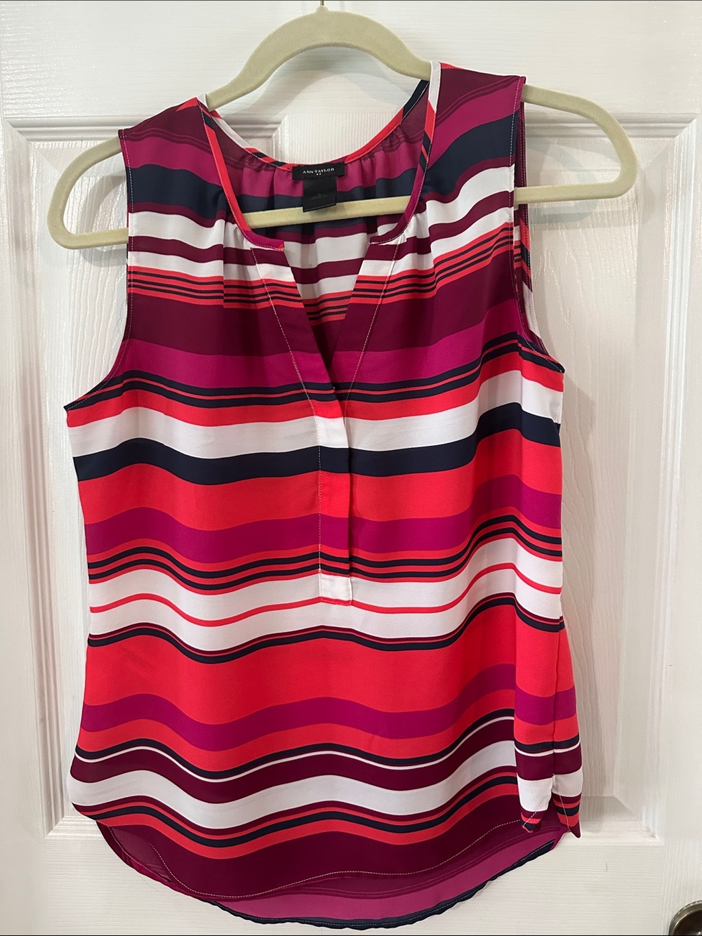 Ann Taylor Pink & Red Striped Sleeveless V-Neck Top small